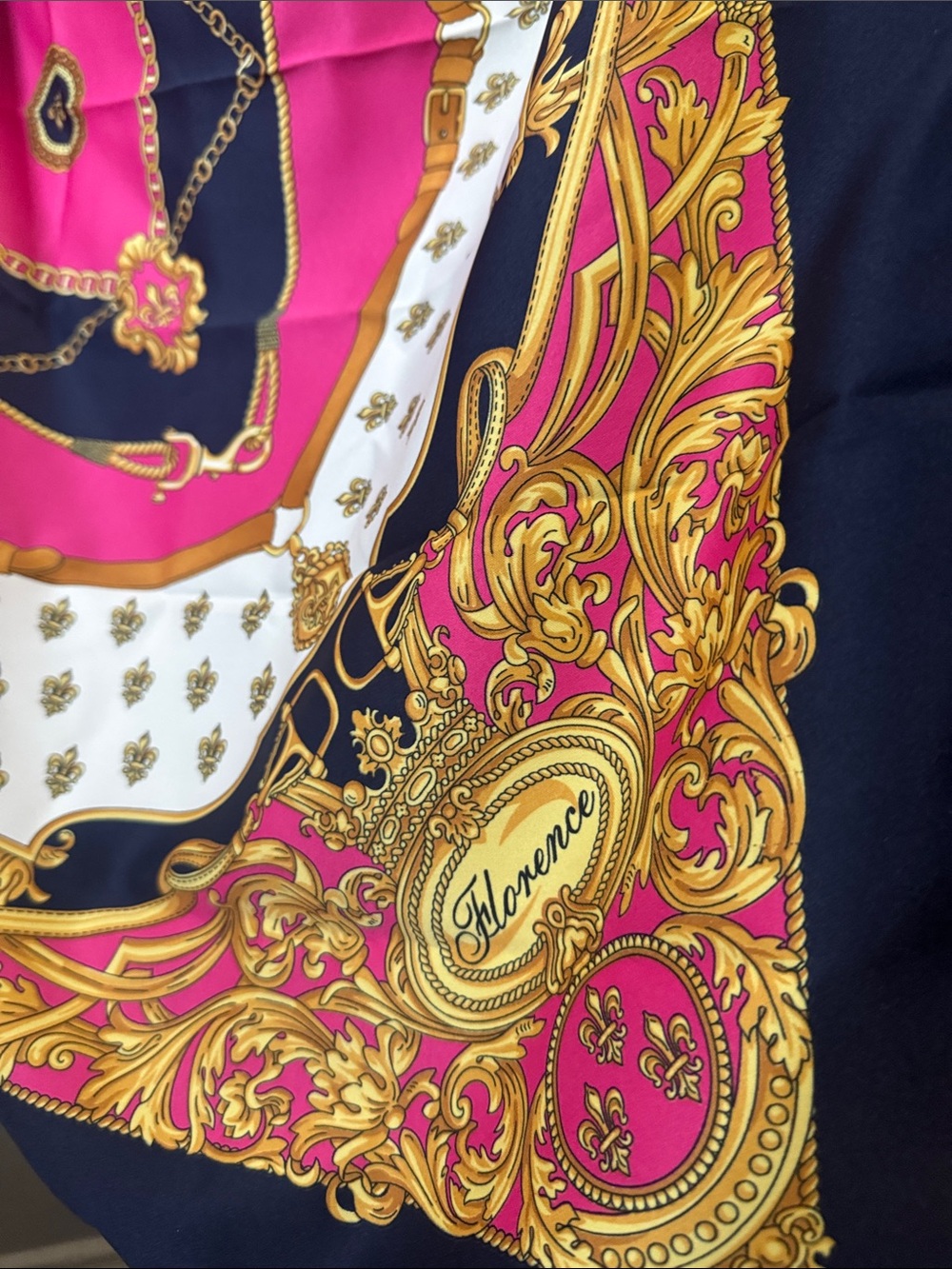 Womens Pink & Navy Baroque Print Scarf 37.M - Picture 3 of 3